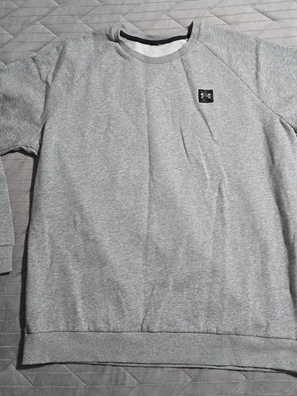 Under Armour Men’s Grey Crewneck Sweatshirt